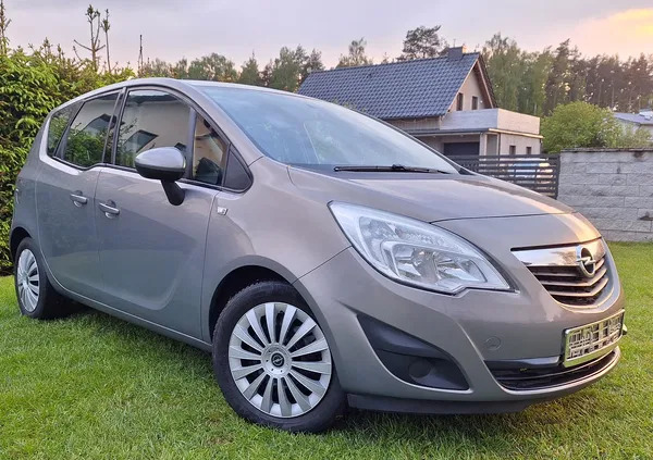 skalbmierz Opel Meriva cena 20700 przebieg: 229561, rok produkcji 2011 z Skalbmierz